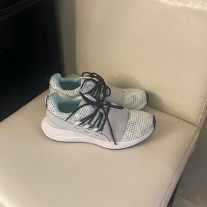 Women’s sneakers, Under Armour, excellent condition